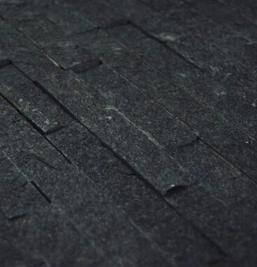 Kamień Elewacyjny Dekoracyjny Na Ścianę Kwarcyt Total Black 36x10cm Naturalny
