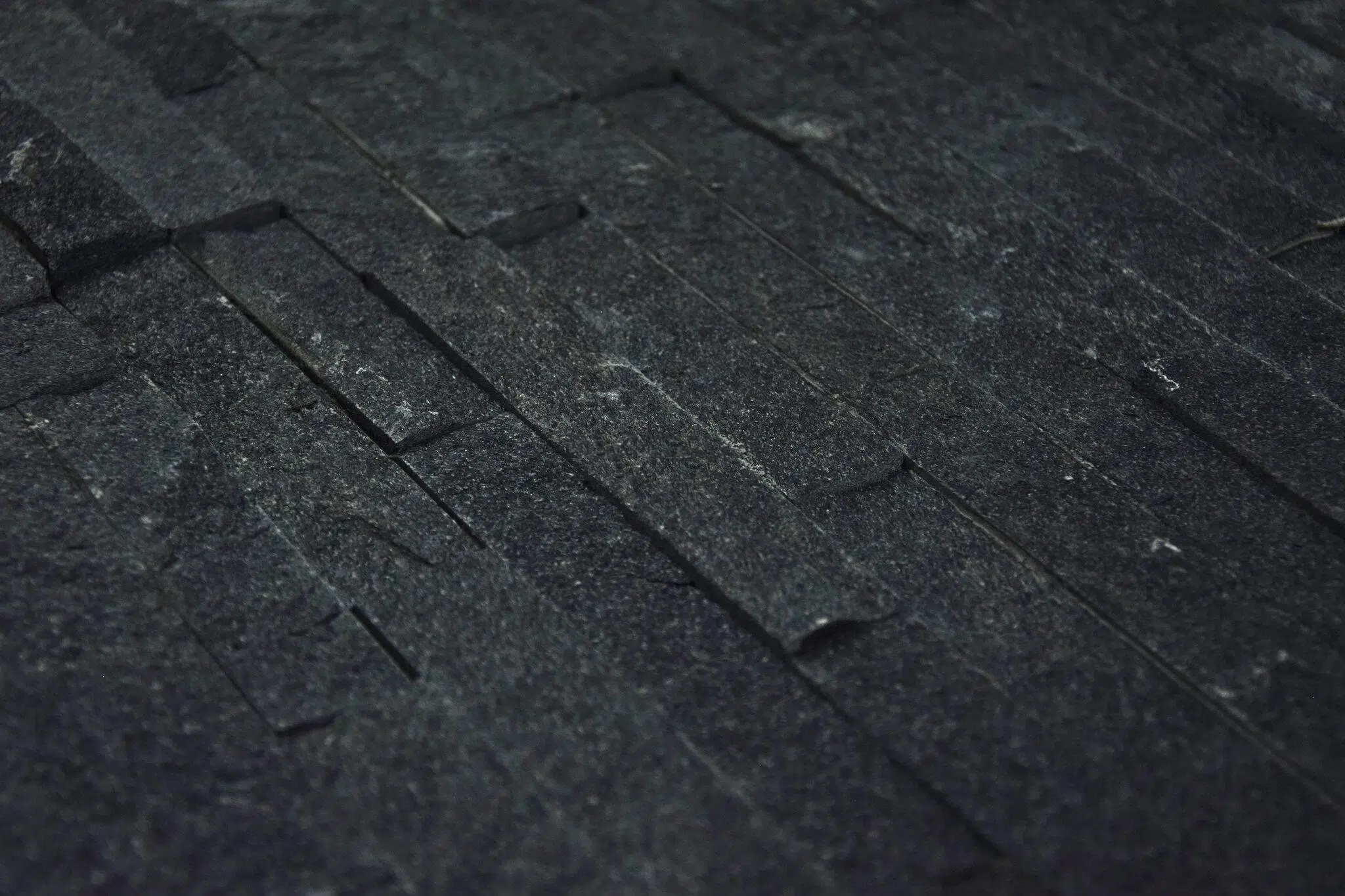 Kamień Elewacyjny Dekoracyjny Na Ścianę Kwarcyt Total Black 36x10cm Naturalny - obrazek 2