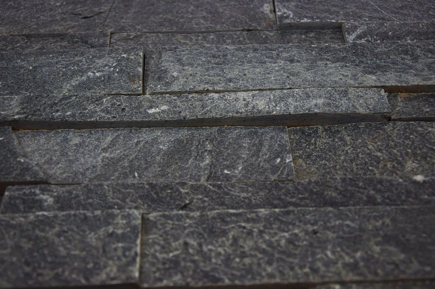 Kamień Elewacyjny Dekoracyjny Na Ścianę Łupek Kwarcytowy Antrazite Dark 60x15x1,5cm Naturalny - obrazek 3