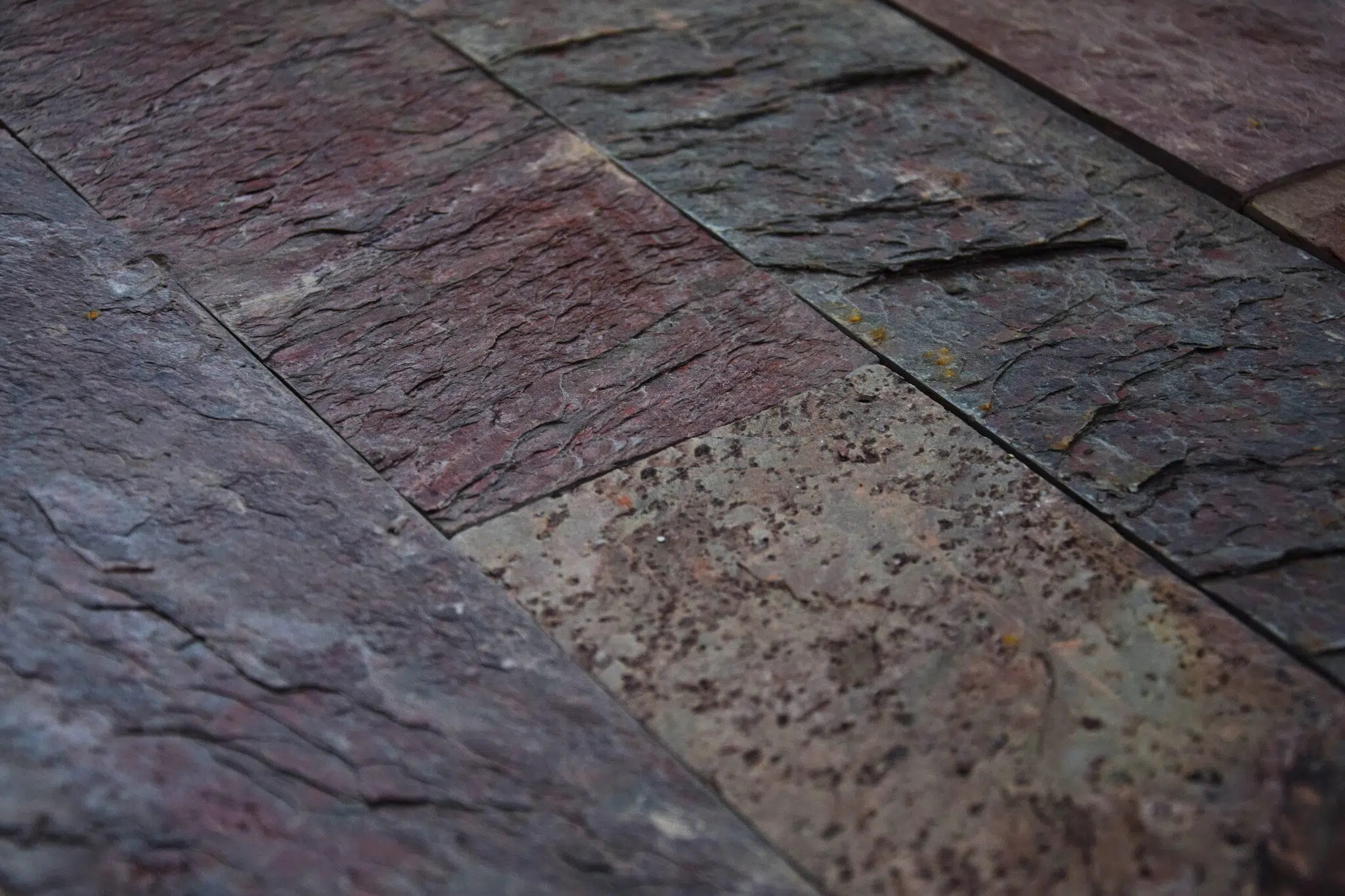 Kamień Elewacyjny Dekoracyjny Na Ścianę Łupek Kwarcytowy Pure Red 60x30x1,2cm Naturalny - obrazek 9