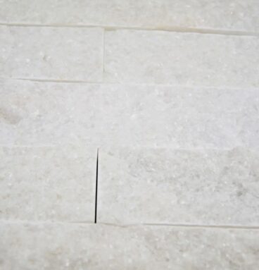 Kamień Elewacyjny Dekoracyjny Na Ścianę Marmur Total White 30×7,5×1,5cm Naturalny
